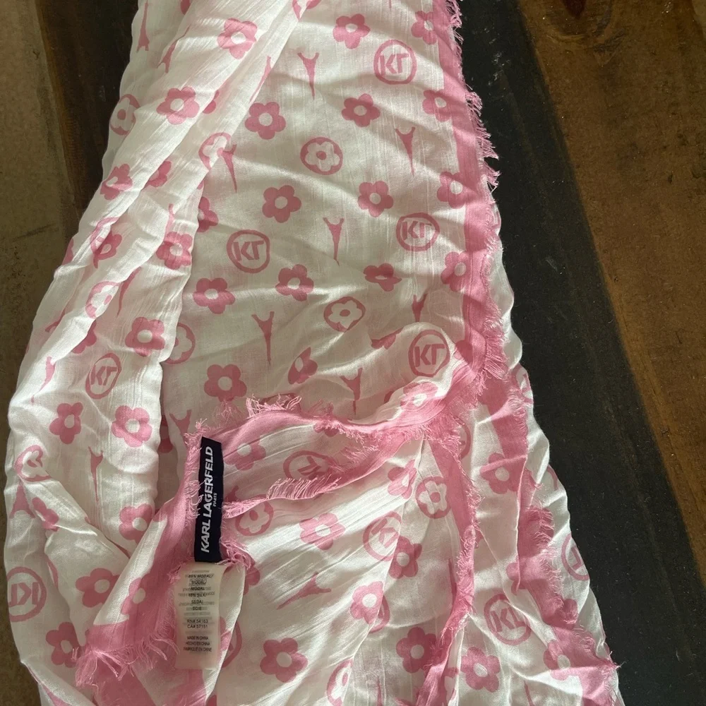Charming Pink Patterned Kids Bib by [Brand]